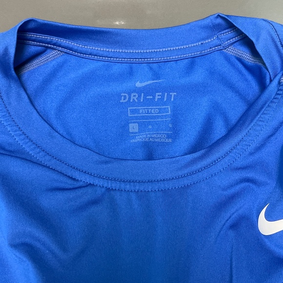 Nike dri-fit shirt - Picture 3 of 3